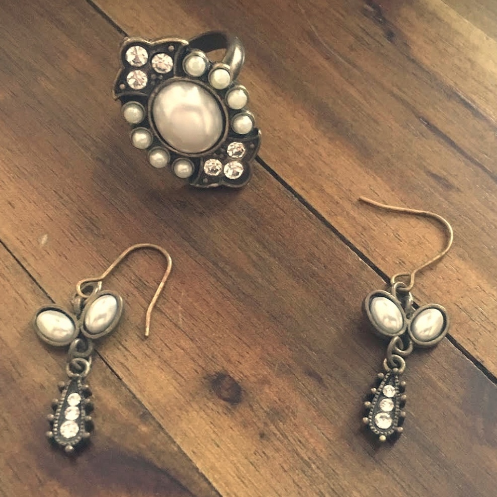 Vintage-Style Earrings & Matching Ring